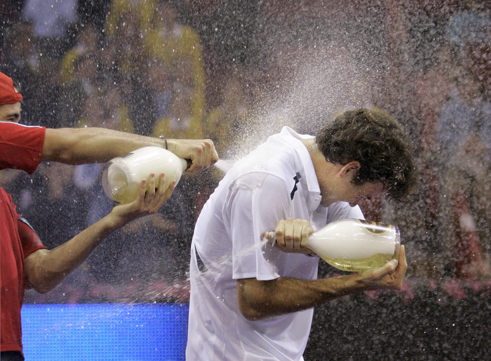 2006: Roger Federer wins his first Madrid Masters and 10th title of season